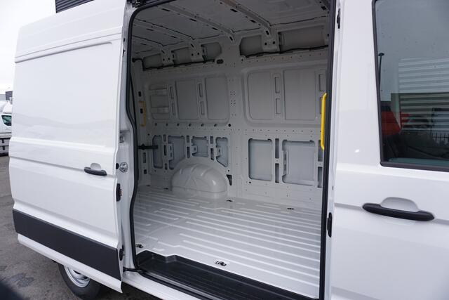 Volkswagen CRAFTER 35 | L3H3 | Facelift | 5 jaar garantie | Geveerde stoel | LED koplampen | Camera | Cruise | PDC
