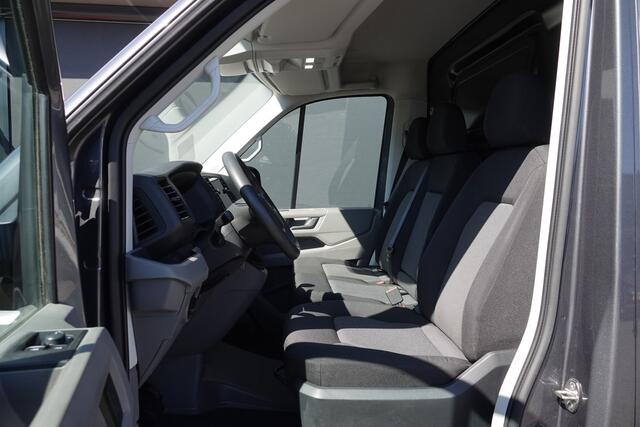 Volkswagen CRAFTER L3H3 | 35 | 3.500 Trekgewicht | Achteruitrijcamera | Trekhaak | Sidebars | 17'' | Indium Grey