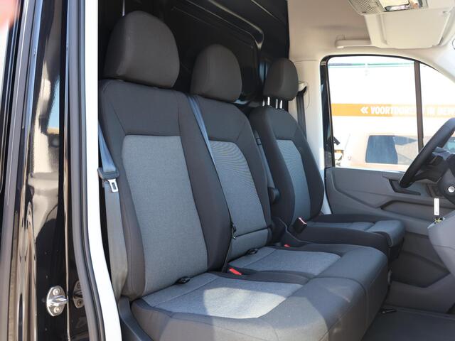 Volkswagen CRAFTER 2.0 TDI 177PK Automaat L3H3 Highline | Nieuw Model | Geveerde Stoel | Airco | Cruise Control | PDC | Bijrijdersbank | Trekhaak | Achteruitrijcamera |