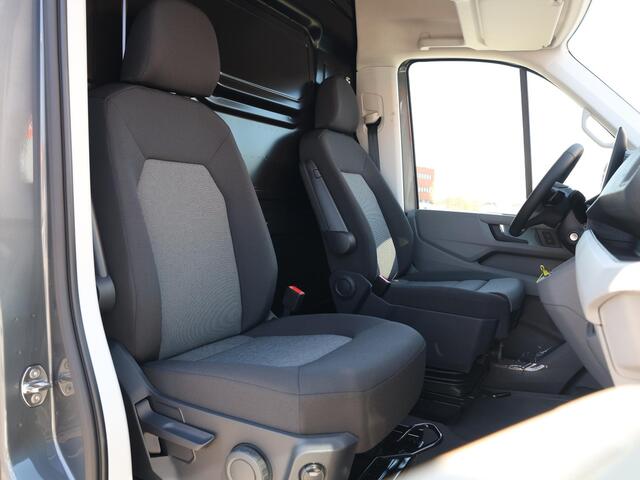 Volkswagen CRAFTER 2.0 TDI 177PK Automaat L3H3 Highline | Nieuw Model | Airco | Cruise | PDC | ErgoComfort Stoel | Navigatie | Alarm | Achteruitrijcamera | Digital Cockpit |