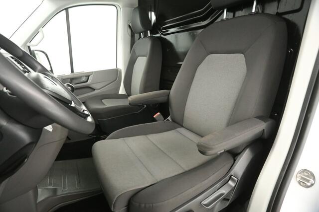 Volkswagen CRAFTER 35 2.0 TDI L3H3 177PK 3500KG Trekgew. Airco Camera Carplay Cruise Navi PDC Elektrpakket