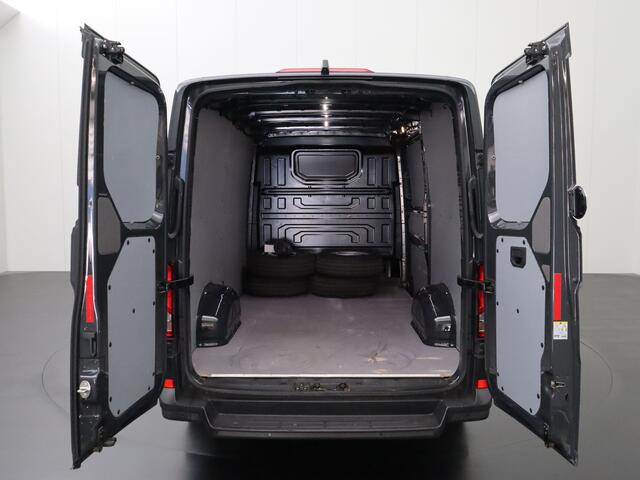 Volkswagen CRAFTER 2.0TDI 140PK L3H2 Highline | Navigatie | Camera | Airco | Betimmering