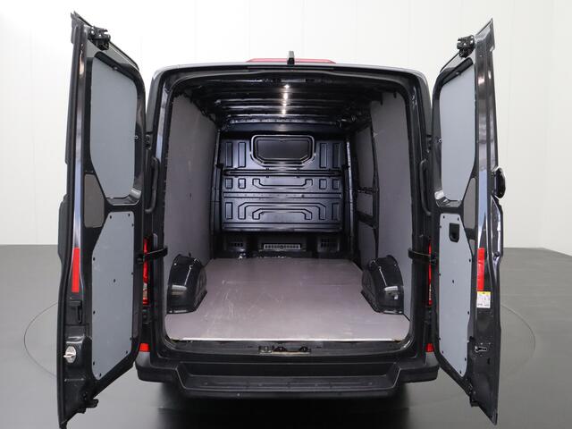 Volkswagen CRAFTER 2.0TDI 140PK L3H2 | Navigatie | Camera | Airco | Betimmering