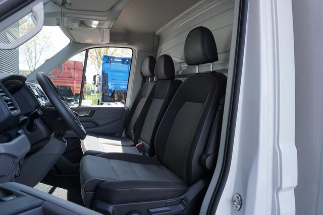 Volkswagen CRAFTER 35 | 177 PK | Bakwagen EL | Laadklep 750 KG | App-Connect | Camera | Voorruitverwarming