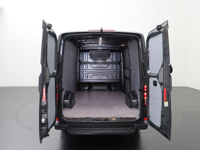 Volkswagen CRAFTER 2.0TDI 140PK L3H2 Highline | Navigatie | Camera | Airco | Cruise | Betimmering