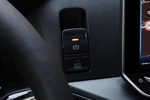 Volkswagen CRAFTER Bedrijfswagens Highline 2.0 TDI EU6 103 kW / 140 pk DSG L3