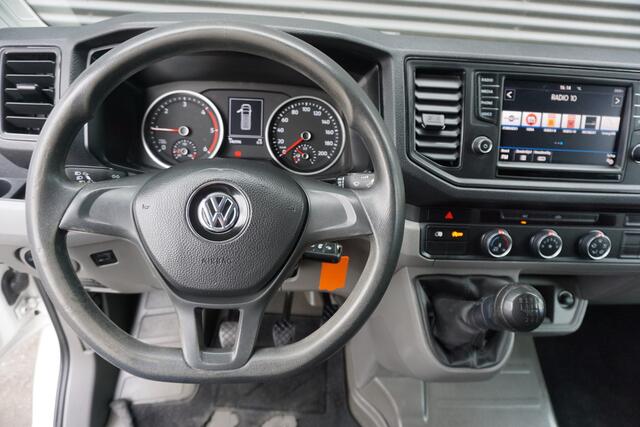 Volkswagen CRAFTER 30 | L3H2 | Airco | Sidebars | Trekhaak | Lichtmetalen Velgen 18 Inch