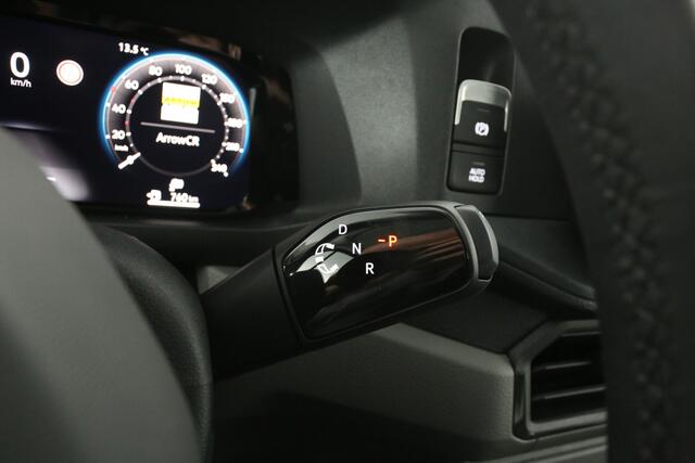 Volkswagen CRAFTER 2.0 TDI DSG HIGHLINE EXCLUSIVE L3H3 | FACELIFT MODEL | BPM VRIJ | NIEUW 3000KG TREKHAAK VIRTUAL ADAPTIVE CRUISE LED 140PK CARPLAY 17"LMV