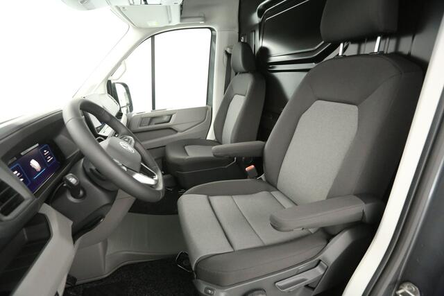 Volkswagen CRAFTER 2.0 TDI DSG HIGHLINE EXCLUSIVE L3H3 | FACELIFT MODEL | BPM VRIJ | NIEUW 3000KG TREKHAAK VIRTUAL ADAPTIVE CRUISE LED 140PK CARPLAY 17"LMV