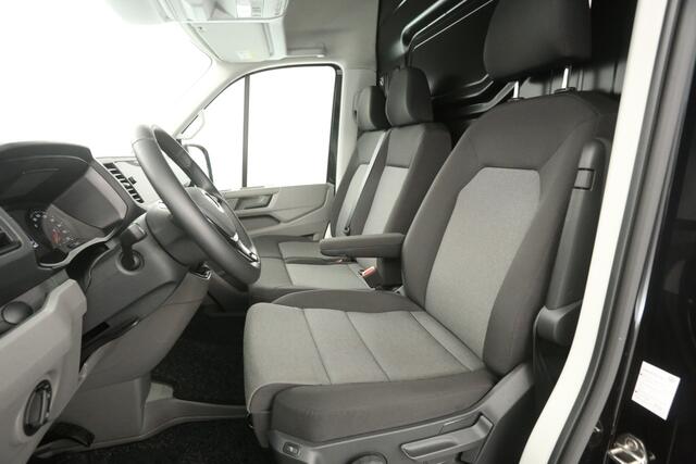 Volkswagen CRAFTER 35 2.0 TDI L3H3 140PK | NIEUW | BPM VRIJ | 3000KG | Airco Cruise Camera Carplay Massagestoel 3 Persoons Navi LED