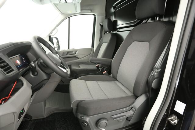 Volkswagen CRAFTER 2.0 TDI DSG HIGHLINE EXCLUSIVE L3H3 | FACELIFT MODEL | BPM VRIJ | NIEUW 3000KG TREKHAAK VIRTUAL ADAPTIVE CRUISE LED 140PK CARPLAY 17"LMV