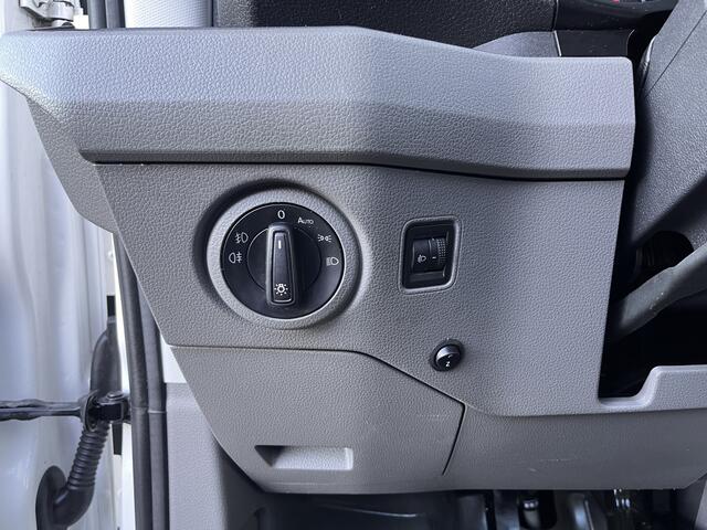 Volkswagen CRAFTER 35 2.0 TDI Airco Cruise Control Trekhaak 3500kg trekgewicht Open laadbak Navigatiesysteem Apple carplay Euro 6 Open laadbak Pick-up p-up Bakwagen 1e eigenaar Telefoonverbinding