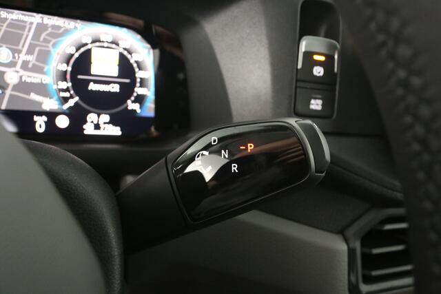Volkswagen CRAFTER 2.0 TDI DSG HIGHLINE EXCLUSIVE L3H3 | FACELIFT MODEL | BPM VRIJ | NIEUW 3000KG TREKHAAK VIRTUAL ADAPTIVE CRUISE LED 140PK CARPLAY 17"LMV