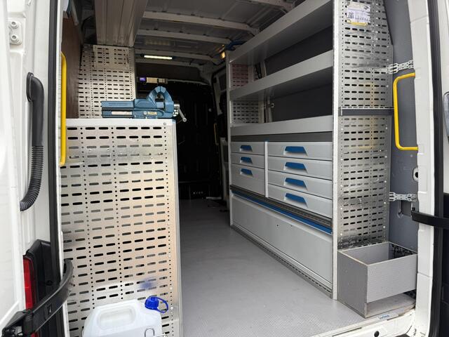 Volkswagen CRAFTER 35 2.0 TDI L3H3 Trendline Sortimo service bus
