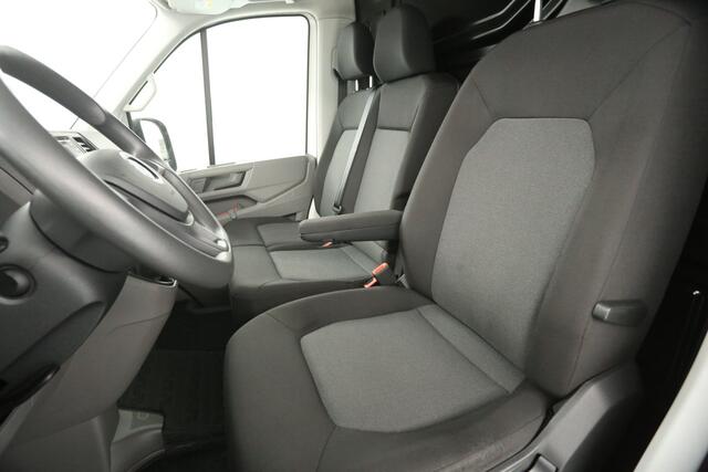 Volkswagen CRAFTER 30 2.0 TDI L3H3 140PK Airco Cruise Parkeersensoren 3 Persoons Elektrpakket