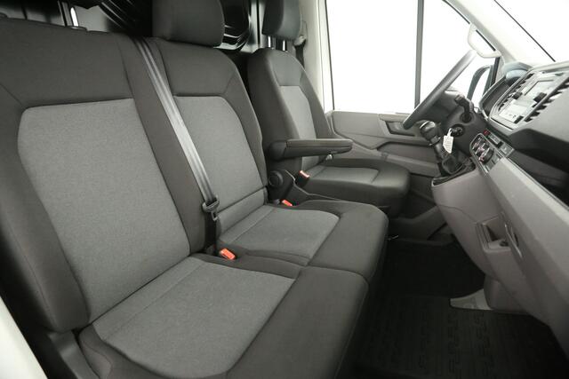 Volkswagen CRAFTER 30 2.0 TDI L3H3 140PK Airco Cruise Parkeersensoren 3 Persoons Elektrpakket