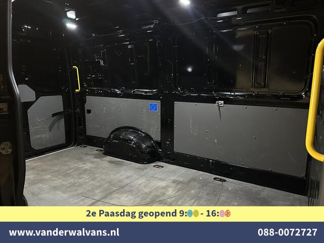 Volkswagen CRAFTER 2.0 TDI 141pk L3H2 L2H1 Euro6 Airco | 3000kg Trekhaak | Stoelverwarming Parkeersensoren