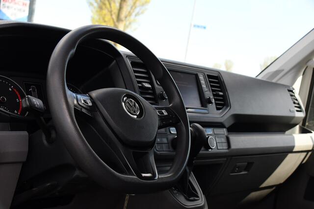 Volkswagen CRAFTER 35 2.0 TDI L4H3 Black & White Edition Highline Camera, Cruise, 177PK, Carplay, Stoelverwarming, LED, 2 x Schuifdeur, Automaat, Sensoren, Trekhaak, Uniek!
