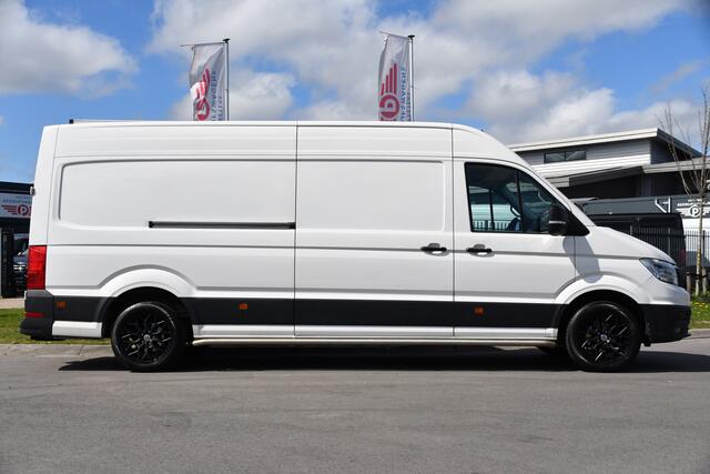Volkswagen CRAFTER 35 2.0 TDI L4H3 Black & White Edition Highline Camera, Cruise, 177PK, Carplay, Stoelverwarming, LED, 2 x Schuifdeur, Automaat, Sensoren, Trekhaak, Uniek!