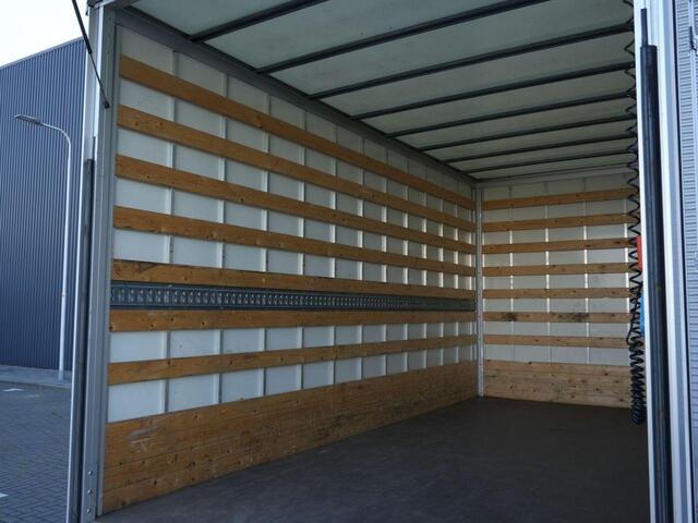 Volkswagen CRAFTER 35 2.0 TDI 140 pk Bakwagen + Klep | 3-zits | Cruise Control | Airco | Laadklep |