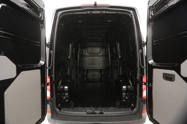Volkswagen CRAFTER 2.0 TDI DSG HIGHLINE EXCLUSIVE L3H3 | FACELIFT MODEL | BPM VRIJ | NIEUW 3000KG 2XSCHUIFDEUR TREKHAAK VIRTUAL ADAPTIVE CRUISE LED 140PK CARPLAY 17"LMV