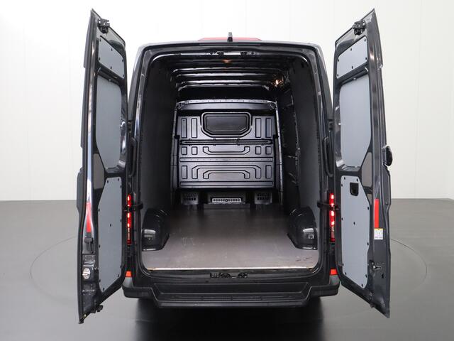 Volkswagen CRAFTER 2.0TDI 140PK L3H3 Highline | Navigatie | Camera | Betimmering