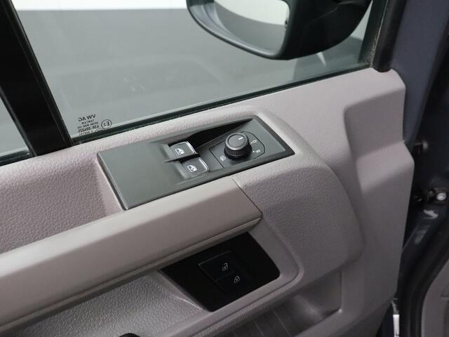 Volkswagen CRAFTER 2.0TDI 140PK L3H3 Highline | Navigatie | Camera | Betimmering