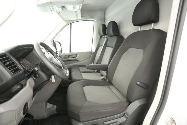 Volkswagen CRAFTER 30 2.0 TDI L3H2 140PK | 3000KG Trekgew. Automaat Airco Cruise Carplay DSG 3 Persoons Elektrpakket Schuifdeur