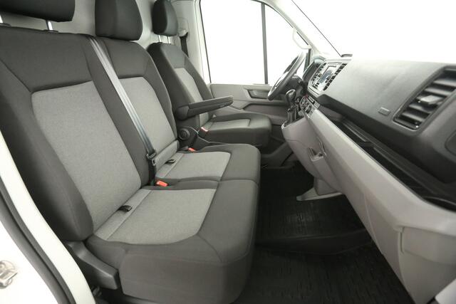 Volkswagen CRAFTER 30 2.0 TDI L3H2 140PK | 3000KG Trekgew. Automaat Airco Cruise Carplay DSG 3 Persoons Elektrpakket Schuifdeur