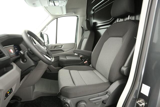 Volkswagen CRAFTER 2.0 TDI DSG HIGHLINE EXCLUSIVE L3H3 | FACELIFT MODEL | BPM VRIJ | NIEUW 3000KG TREKHAAK VIRTUAL ADAPTIVE CRUISE LED 140PK CARPLAY 17"LMV