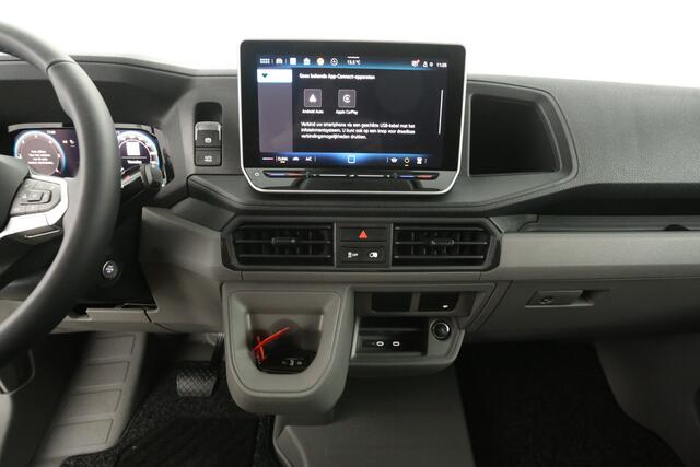 Volkswagen CRAFTER 2.0 TDI DSG HIGHLINE EXCLUSIVE L3H3 | FACELIFT MODEL | BPM VRIJ | NIEUW 3000KG TREKHAAK VIRTUAL ADAPTIVE CRUISE LED 140PK CARPLAY 17"LMV