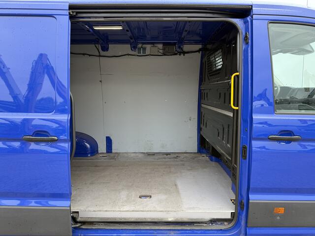 Volkswagen CRAFTER 2.0 TDI 180pk L3H2 Carplay Navigatie Airco Cruise Control Camera Parkeersensoren