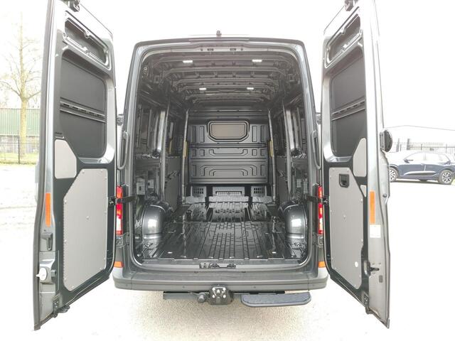 Volkswagen CRAFTER 35 2.0 TDI 177pk Automaat L3H3 Exclusive 35 2.0 TDI L3H3 Exclusive | BPM-vrij | Geveerde stoel | Climatronic
