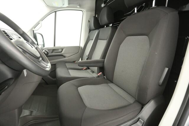 Volkswagen CRAFTER 35 2.0 TDI L3H3 | 140PK | 3000KG Trekgew. Trekhaak | Airco Cruise 3 Persoons Imperiaal