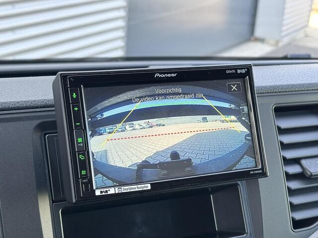Volkswagen CRAFTER 35 2.0 Bakwagen met laadklep Trekhaak
