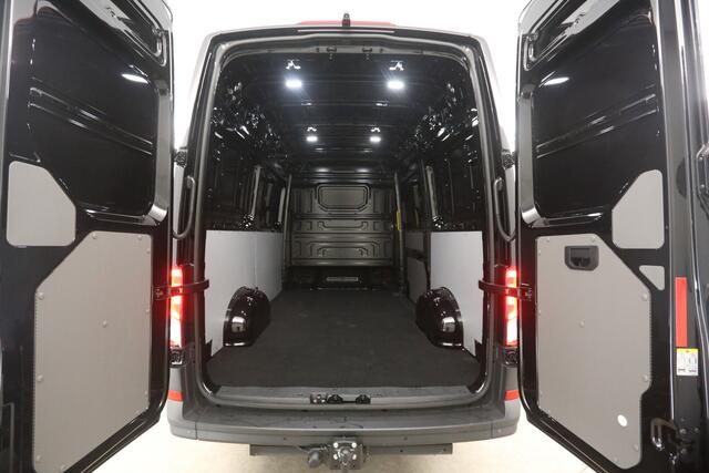 Volkswagen CRAFTER 30 2.0 TDI L3H3 Exclusive | FACELIFT MODEL!! NIEUW!! | BPM VRIJ | VIRTUAL COCKPIT CRUISE LED 140PK 3000KG TREKHAAK CARPLAY 17"LMV