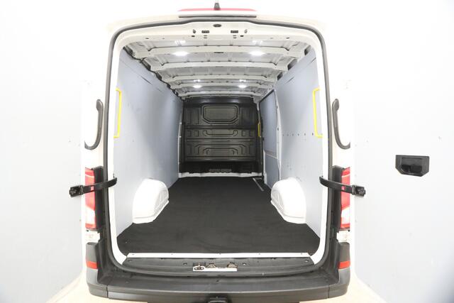 Volkswagen CRAFTER 30 2.0 TDI L3H2 140PK Airco Camera Cruise Carplay Trekhaak 3 Persoons Elektrpakket