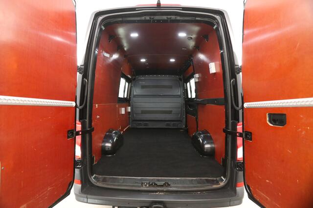 Volkswagen CRAFTER 35 2.0 TDI L3H3 141PK 3000KG Trekgew. Trekhaak Airco Camera Carplay Cruise Parkeersensoren