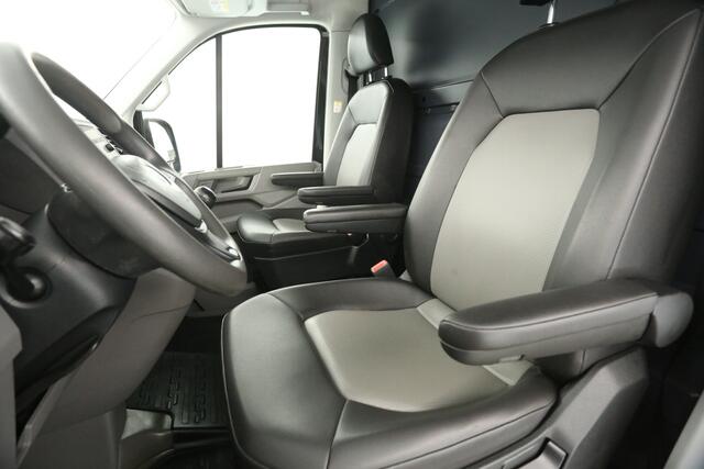 Volkswagen CRAFTER 35 2.0 TDI L3H3 141PK 3000KG Trekgew. Trekhaak Airco Camera Carplay Cruise Parkeersensoren
