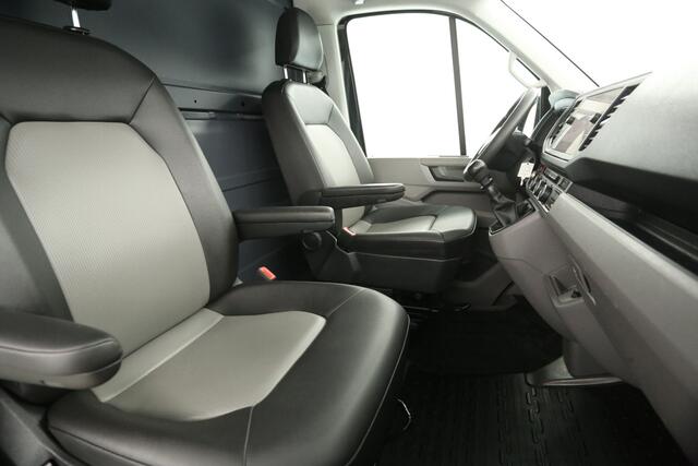 Volkswagen CRAFTER 35 2.0 TDI L3H3 141PK 3000KG Trekgew. Trekhaak Airco Camera Carplay Cruise Parkeersensoren