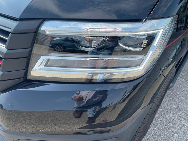 Volkswagen CRAFTER 35 2.0 TDI L3H3 Exclusive | Hero Uitvoering | Airco | 18"lm velgen | 3 zits | dakspoiler | Zonneklep | Trekhaak | Led koplampen | multifunctioneel stuurwiel |
