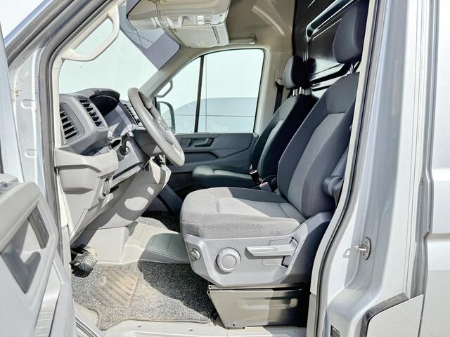 Volkswagen CRAFTER 2.0 TDI 140 pk Automaat L3H3 Airco Cruise Navi Camera Sensoren