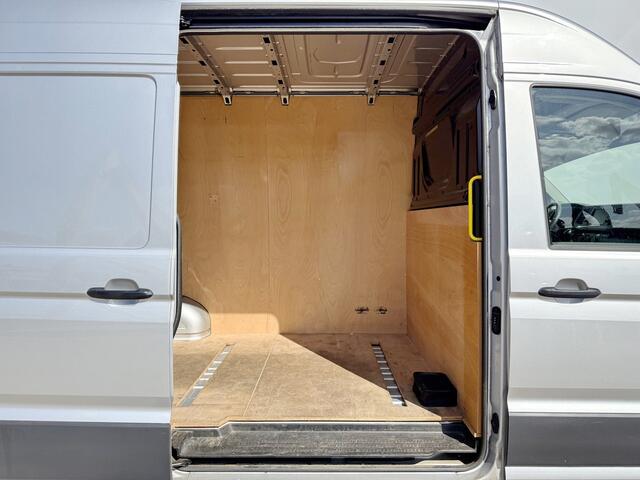 Volkswagen CRAFTER 2.0 TDI 140 pk Automaat L3H3 Airco Cruise Navi Camera Sensoren