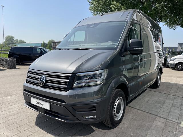 Volkswagen CRAFTER 35 2.0 TDI L3H3 Highline 140 Pk Automaat | Trekhaakvoorbereiding | App-Connect | 3 Zits