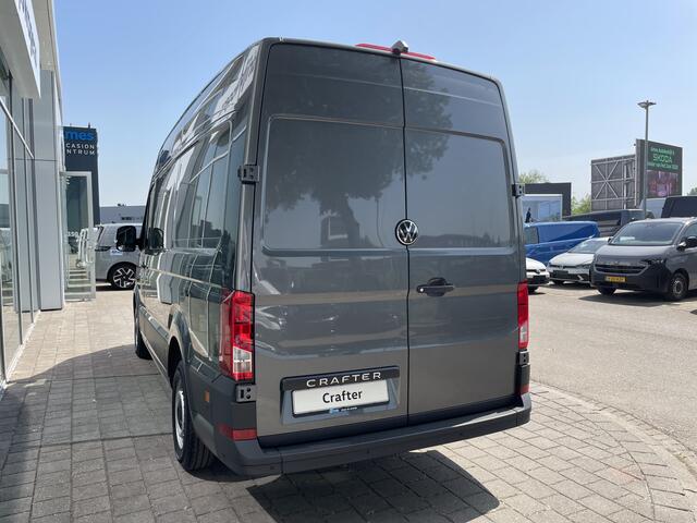 Volkswagen CRAFTER 35 2.0 TDI L3H3 Highline 140 Pk Automaat | Trekhaakvoorbereiding | App-Connect | 3 Zits