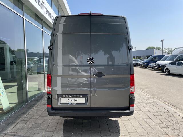 Volkswagen CRAFTER 35 2.0 TDI L3H3 Highline 140 Pk Automaat | Trekhaakvoorbereiding | App-Connect | 3 Zits