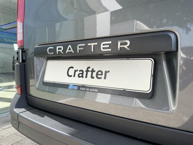 Volkswagen CRAFTER 35 2.0 TDI L3H3 Highline 140 Pk Automaat | Trekhaakvoorbereiding | App-Connect | 3 Zits