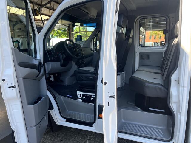 Volkswagen CRAFTER 50 2.0 TDI DC 164PK Kipper Airco Cruise controle Navigatiesysteem Trekhaak 3500kg Houtsnippers Boomverzorging Groenaval Snipperauto 6-persoons Gereedschapskist 1e eigenaar ex Gemeente open laadbak