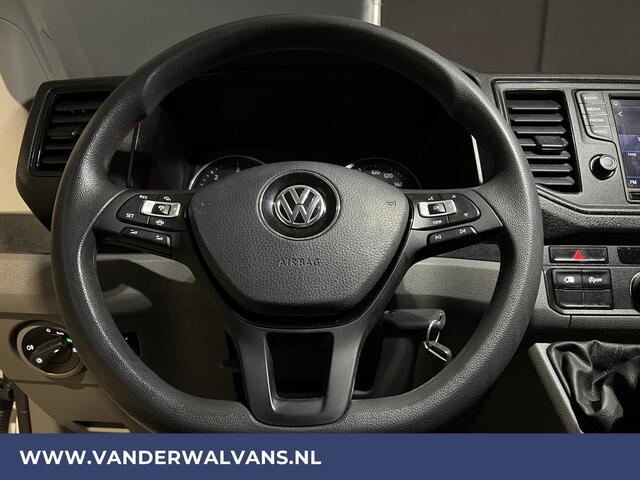Volkswagen CRAFTER 2.0 TDI 141pk L3H2 L2H1 Euro6 Airco | Camera | Navigatie | Apple Carplay | Adaptieve Cruisecontrol Android Auto, Parkeersensoren, Stoelverwarming, Bijrijdersbank