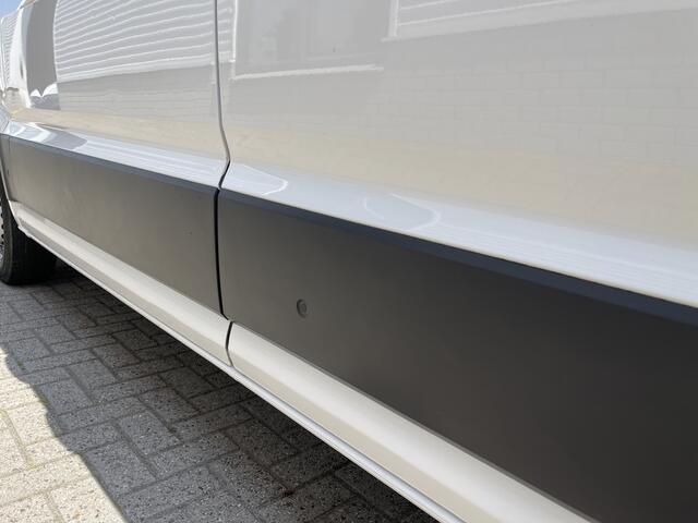 Volkswagen CRAFTER 35 2.0 TDI 140pk L3H3 ( voorheen L2H2 ) Comfortline / vaste prijs rijklaar ¤ 20.950 ex btw / Sortimo ingerichte laadruimte met Victron omvormer / airco / cruise / navi / camera / trekhaak !